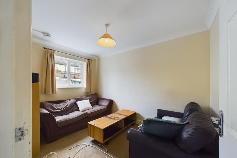 240, Hubert Road - Image 3