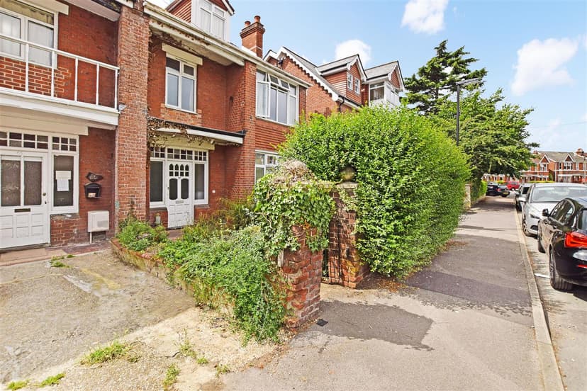 Room 6 67 Arthur Road - Image 1