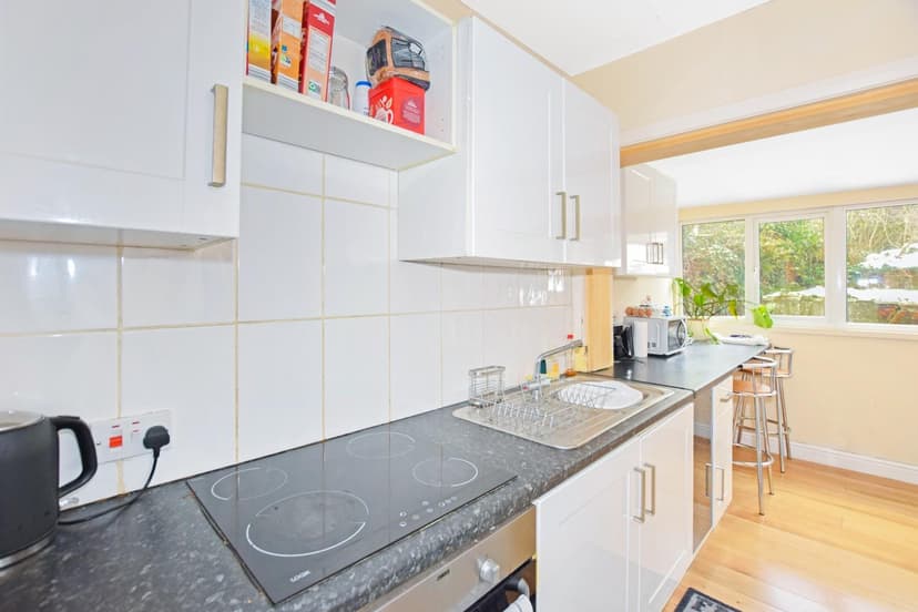 6, Coronation Road - Image 3