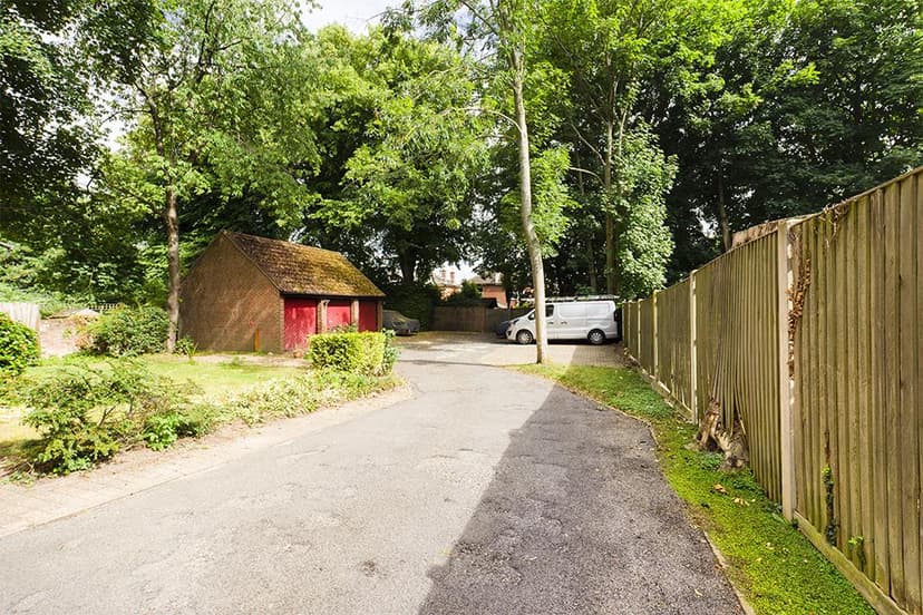 56, Hubert Road - Image 5