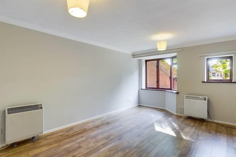 56, Hubert Road - Image 7