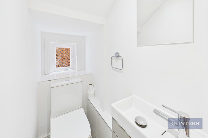164, Hubert Road - Image 5