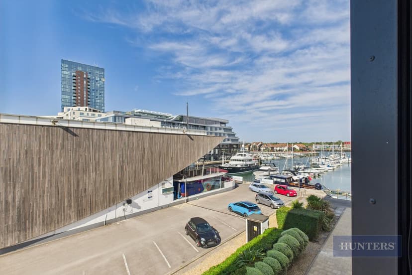 18, Colbalt Quarter Maritime Walk - Image 11