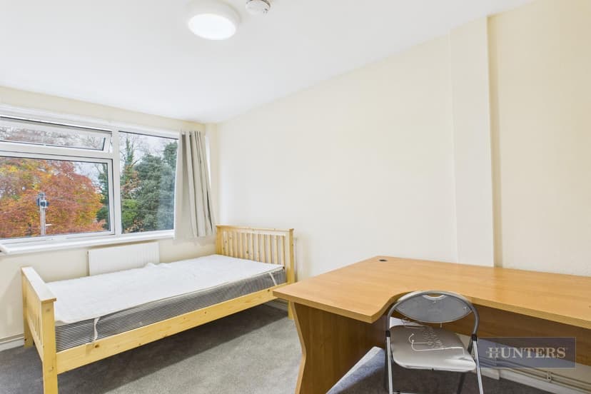 25A, Harold Road - Image 10