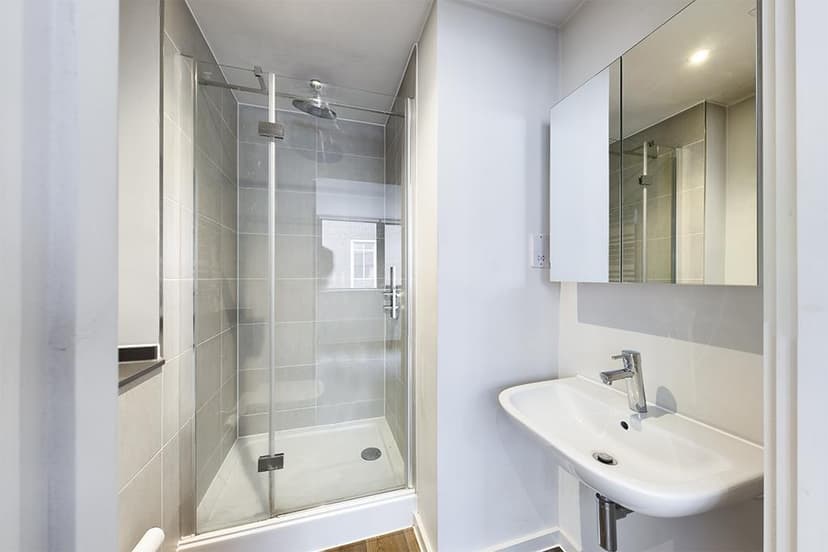 12, Croydon Road - Image 6