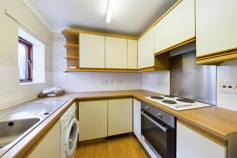 56, Hubert Road - Image 3