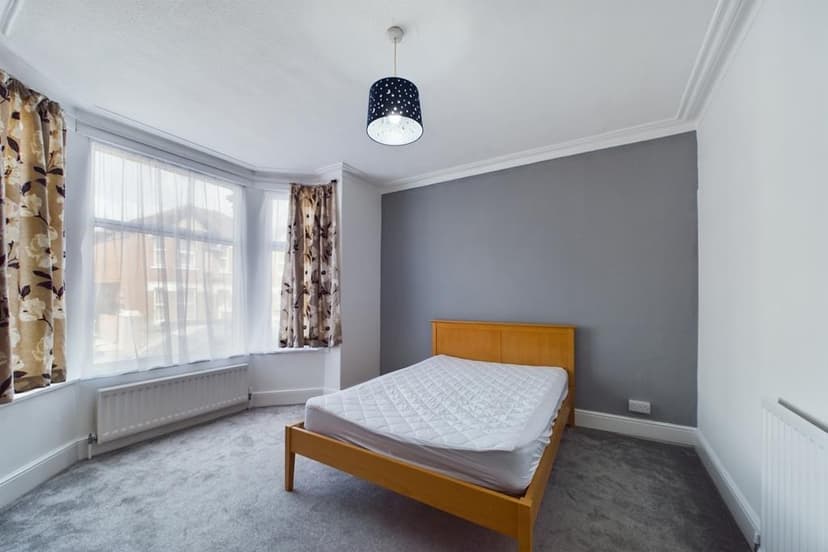 289, Dawlish Road - Image 3