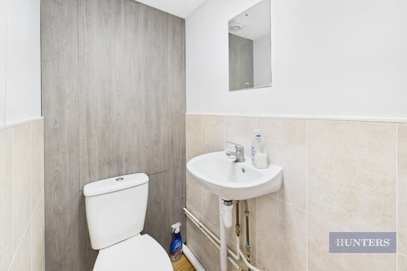 25A, Harold Road - Image 7