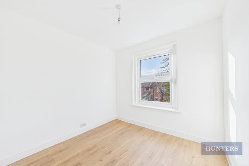 164, Hubert Road - Image 12