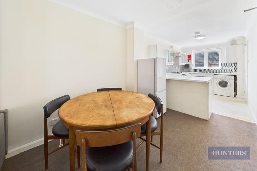34 Berkeley Close - Image 7