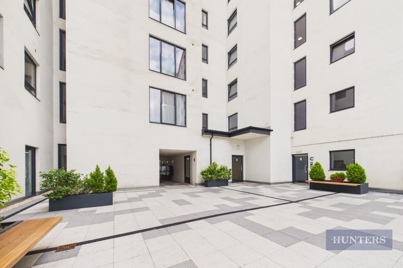 B401, 1 Royal Crescent Road - Image 4