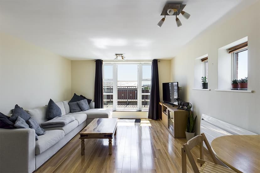 City Court, Flat 36 15 Lower Canal Walk - Image 6