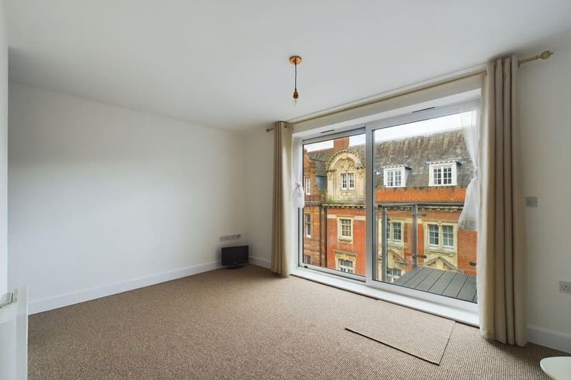37, Kimber House 118 High Street - Image 2