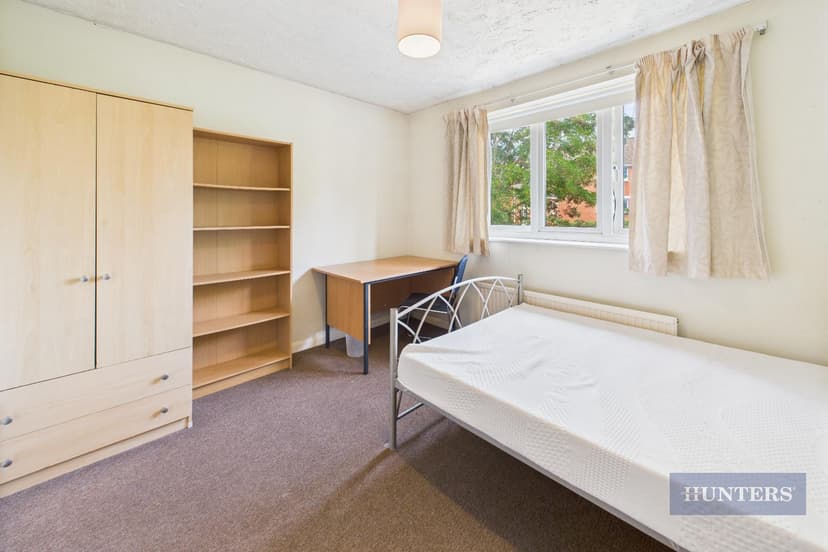 34 Berkeley Close - Image 10