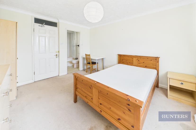34 Berkeley Close - Image 8