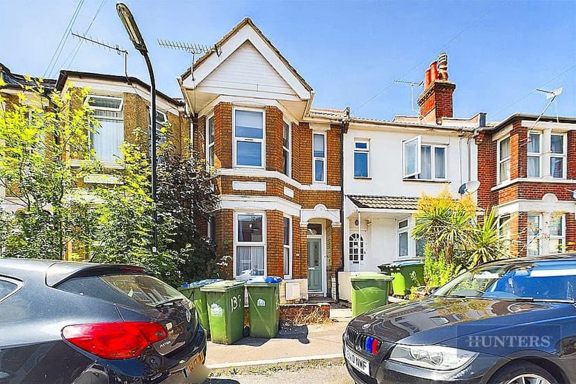 6, Umberslade Road - Image 1