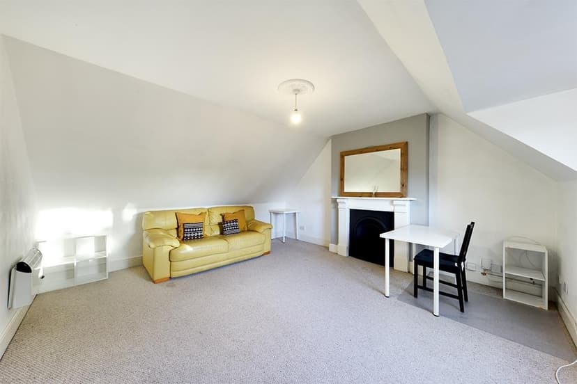 17, Heeley Road - Image 2