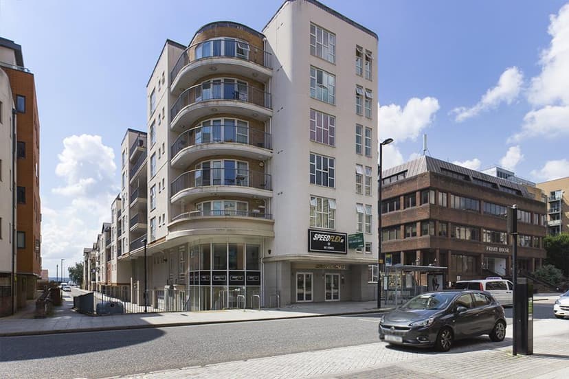 City Court, Flat 36 15 Lower Canal Walk - Image 2