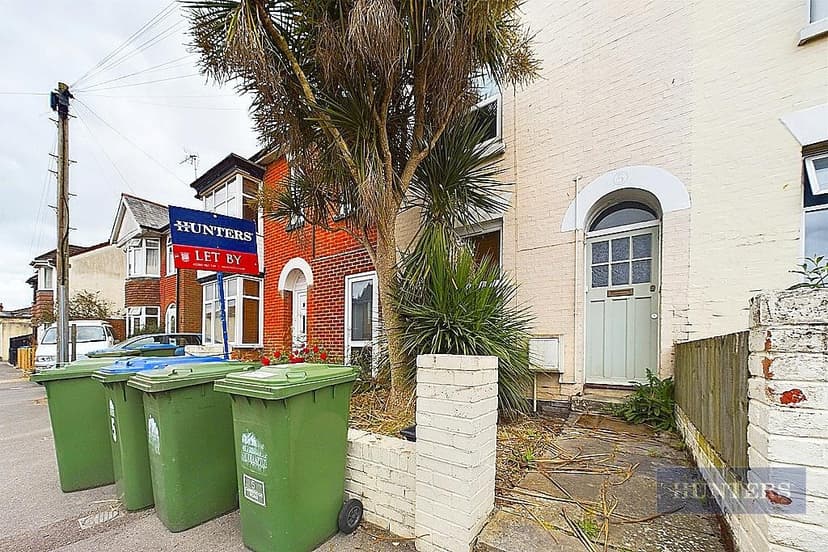 Room 1, Hubert Road - Image 1