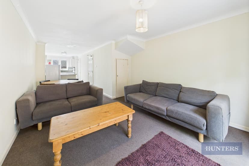 34 Berkeley Close - Image 5