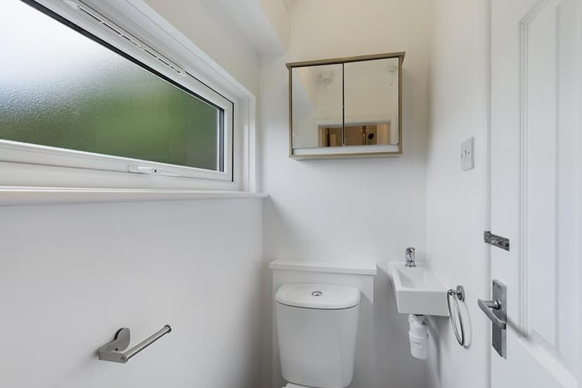 110, Tiverton Road - Image 9