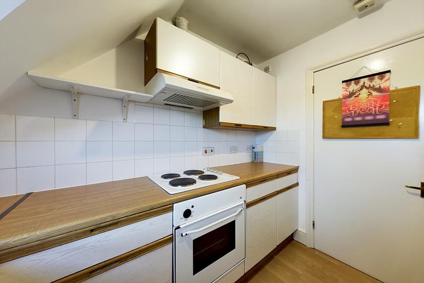 17, Heeley Road - Image 5
