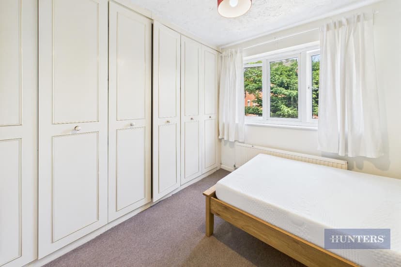 34 Berkeley Close - Image 16