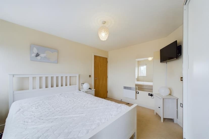 Flat 90, Oceana Boulevard Briton Street - Image 9