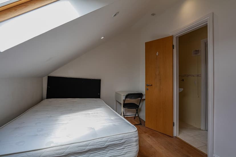 ROOMS, 92 Colum Road - Image 13