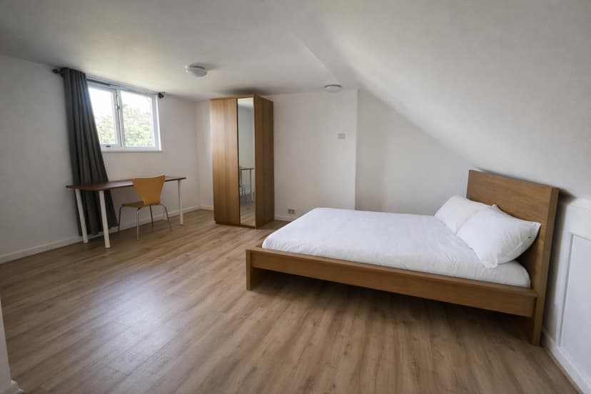 14 Rowlandson Gardens - Image 1