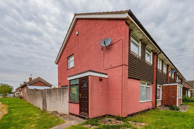 1 Wroxham Drive - Image 1