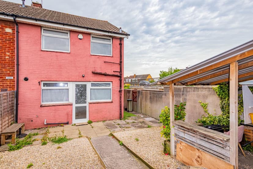 1 Wroxham Drive - Image 13