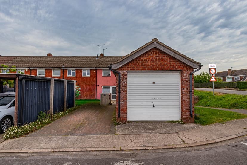 1 Wroxham Drive - Image 12