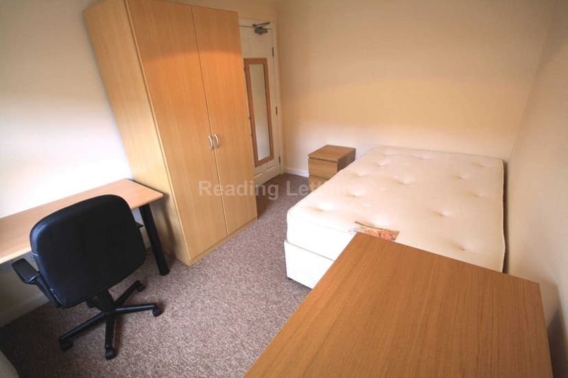 BLENHEIM ROAD - Image 10