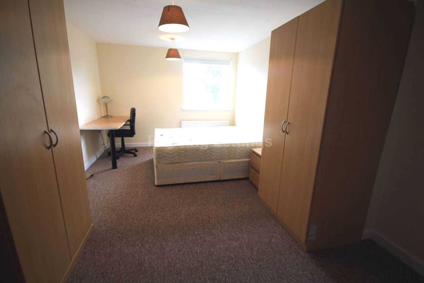 BLENHEIM ROAD - Image 12