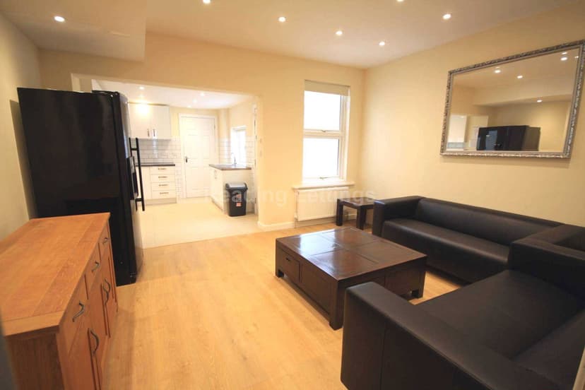 BLENHEIM ROAD - Image 2