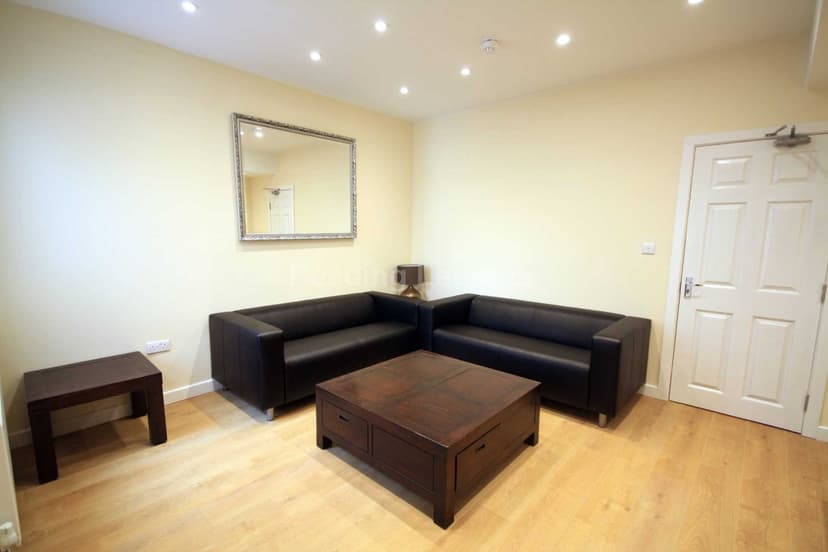 BLENHEIM ROAD - Image 3