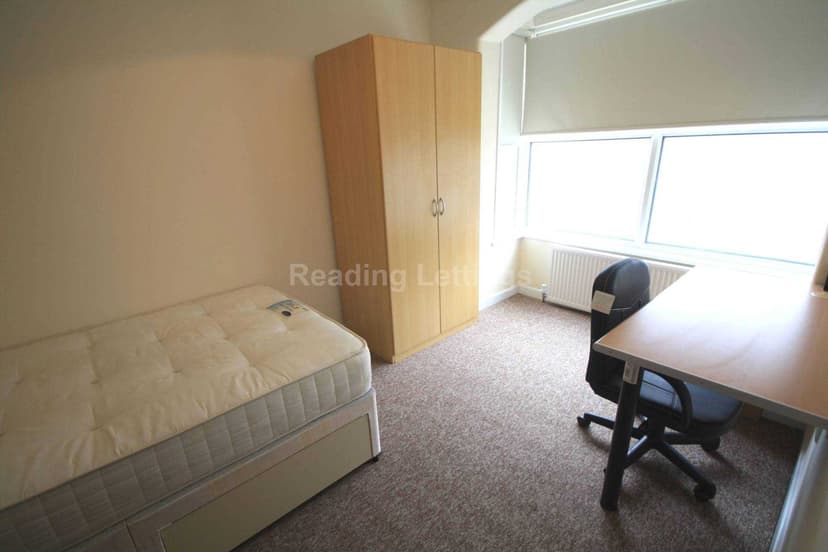 BLENHEIM ROAD - Image 7