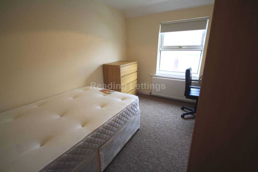 BLENHEIM ROAD - Image 9