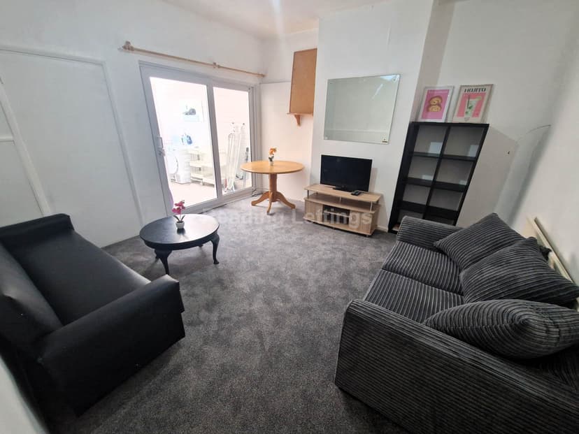 BLENHEIM ROAD - Image 2