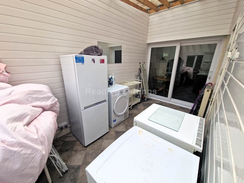 BLENHEIM ROAD - Image 4