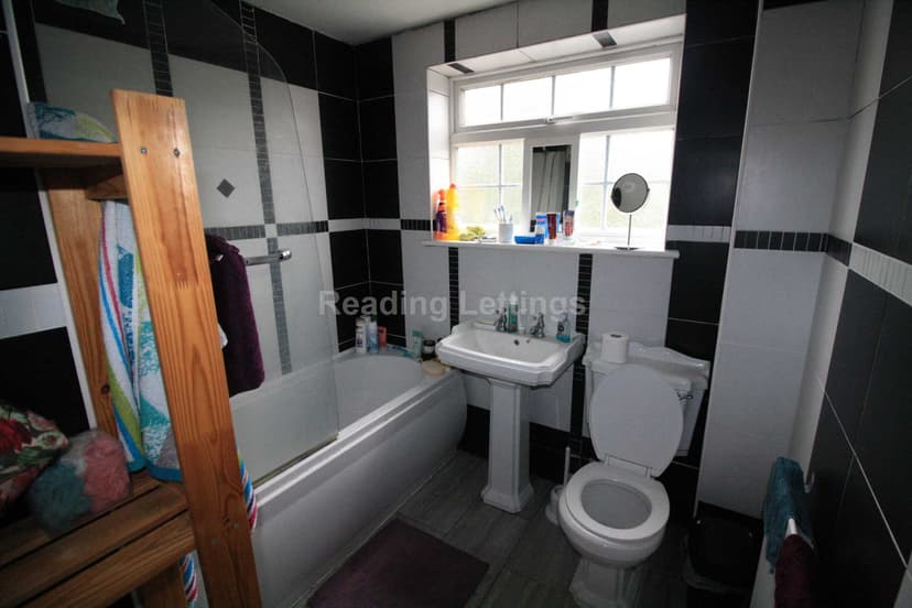 CRESCENT ROAD - Image 13