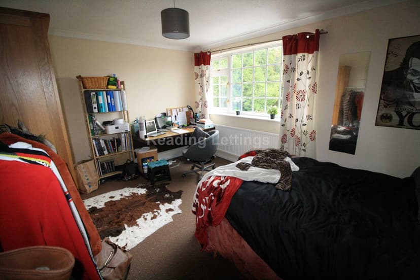 CRESCENT ROAD - Image 3