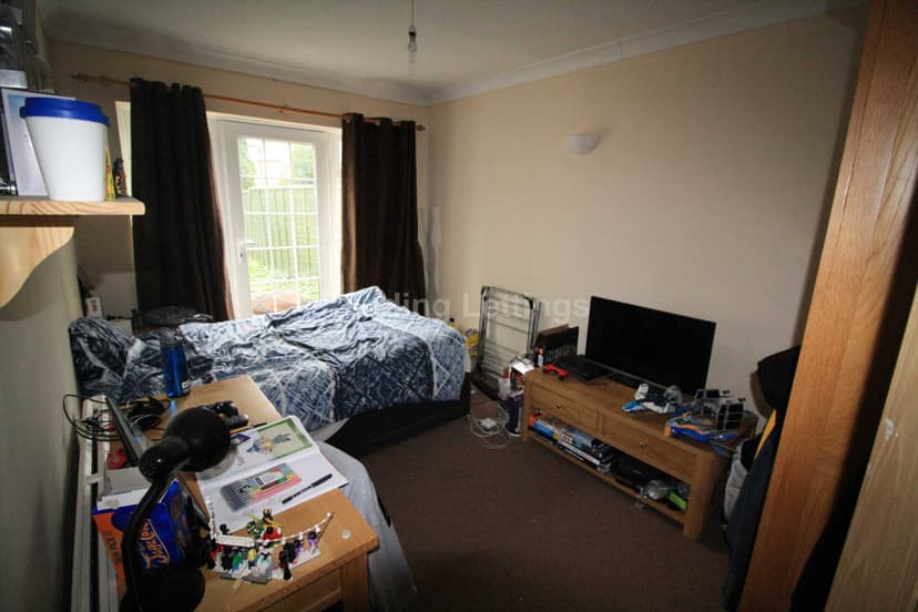 CRESCENT ROAD - Image 8