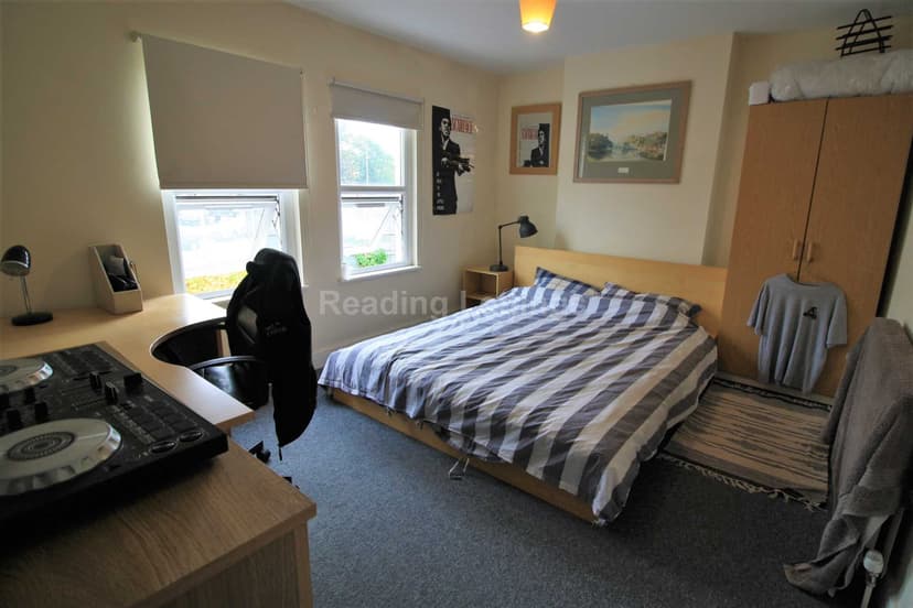 ERLEIGH ROAD - Image 4