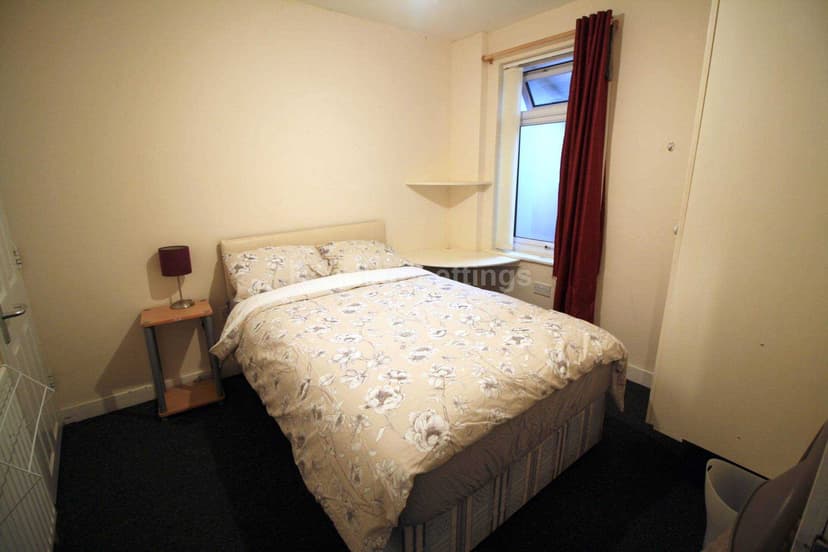 BLENHEIM GARDENS - Image 3