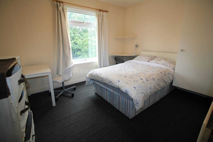 BLENHEIM GARDENS - Image 8