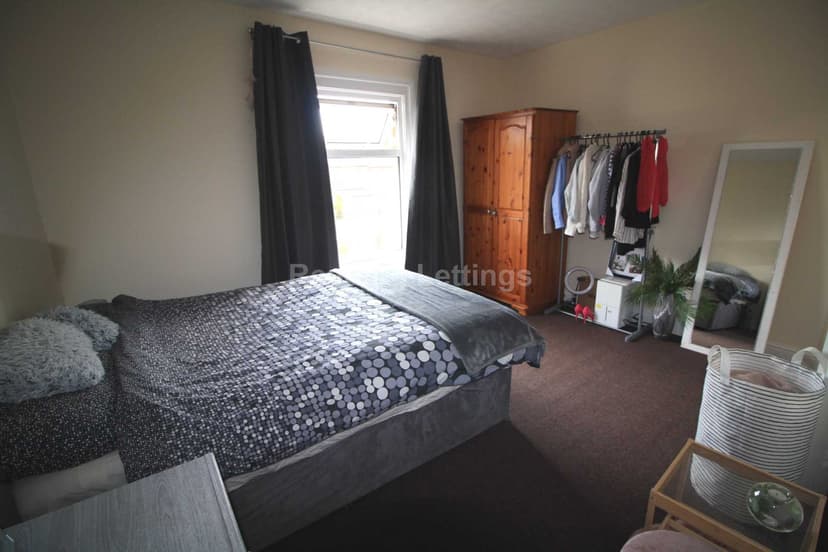 ADDINGTON ROAD - Image 5