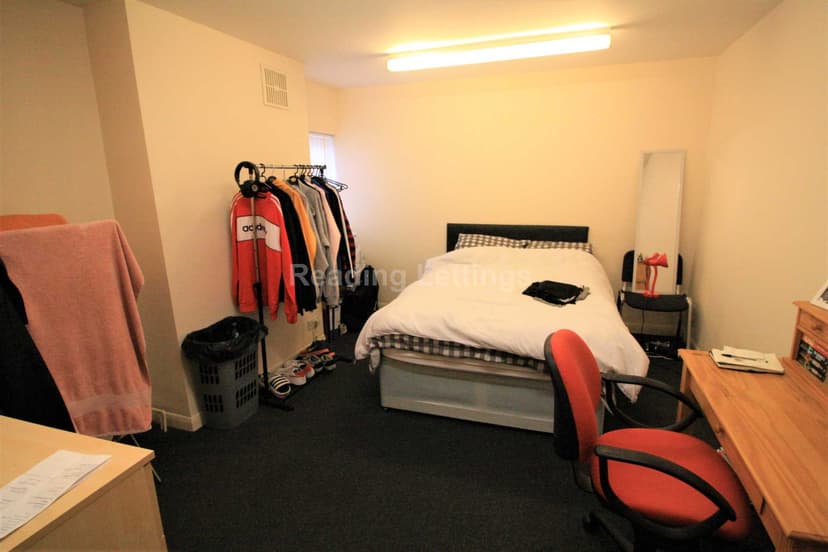 WOKINGHAM ROAD - Image 5