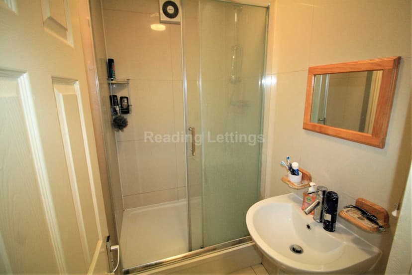 WOKINGHAM ROAD - Image 8